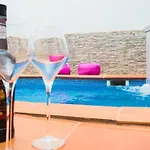 Casa Lola בית נופש *
